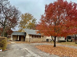 18104 Paxton Ave in Lansing, IL - Building Photo - Building Photo