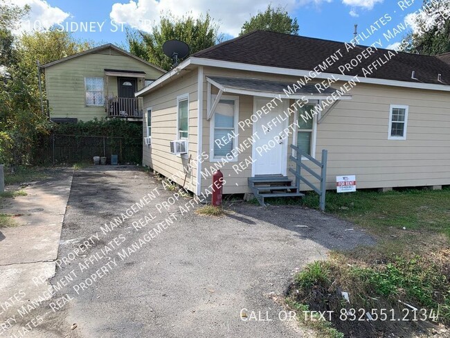 6101 Sidney St in Houston, TX - Building Photo - Building Photo