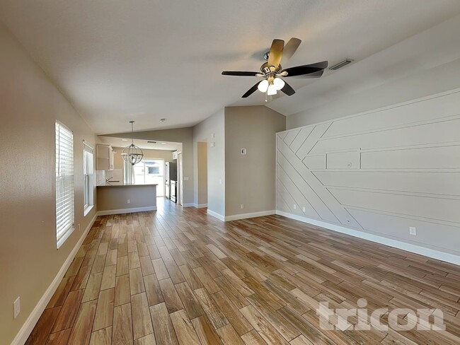 10123 41st Ct E in Parrish, FL - Foto de edificio - Building Photo