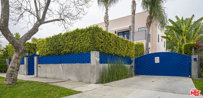 property at 848 N Las Palmas Ave