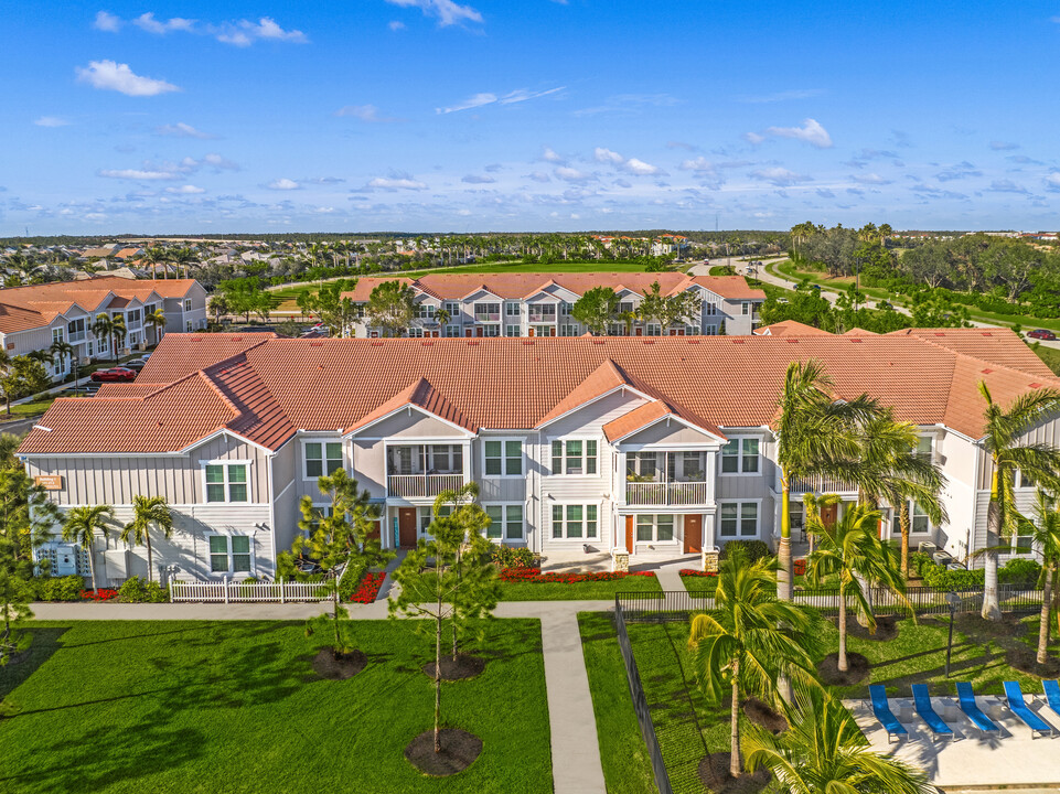 Waterline Estero in Estero, FL - Foto de edificio