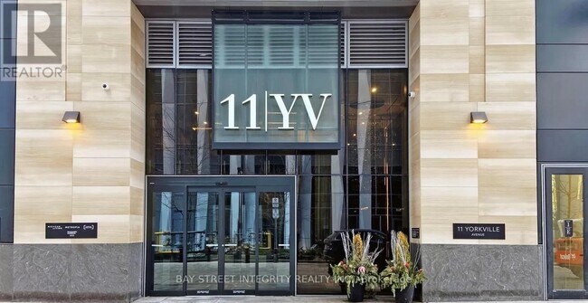 11 Yorkville Ave in Toronto, ON - Building Photo - Building Photo