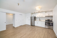 Highlander Apartments in Seattle, WA - Building Photo - Interior Photo