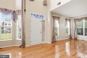 445 Tuvira Ln in Cherry Hill Township, NJ - Foto de edificio - Building Photo