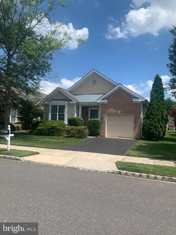 207 Devon Ln