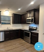 11 Belhaven Dr in Clayton, NC - Foto de edificio - Building Photo