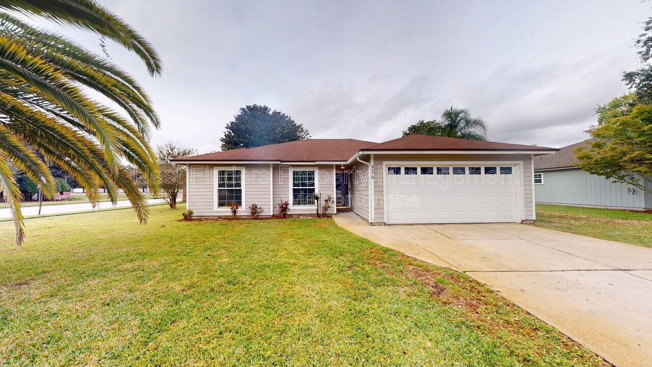 4578 Blue Stream Ln N in Jacksonville, FL - Building Photo