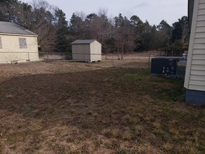 632 Eva Cir in Spring Lake, NC - Building Photo - Building Photo