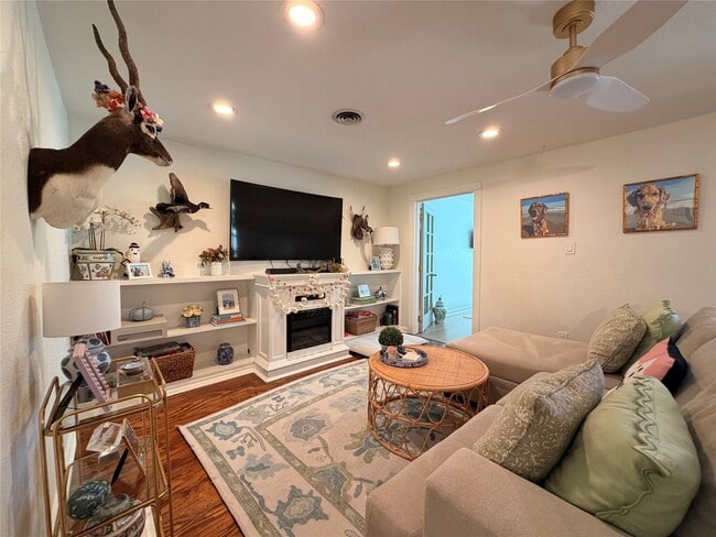 5522 Avenue O 1/2 in Galveston, TX - Building Photo - Building Photo