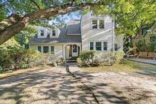 84 Harvard Dr, Unit 181821 in Hartsdale, NY - Building Photo