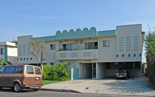 1960 South Holt Avenue in Los Angeles, CA - Building Photo - Building Photo