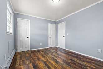 557 E Elm St in Linden, NJ - Building Photo - Building Photo