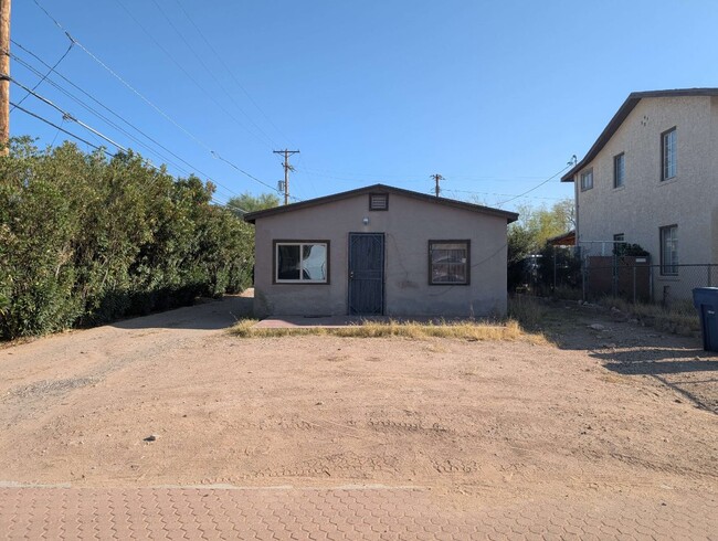 13 W Palmdale St, Unit 1 in Tucson, AZ - Foto de edificio - Building Photo