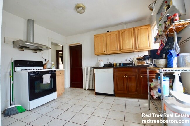 55 Etna St, Unit 1 in Boston, MA - Foto de edificio - Building Photo