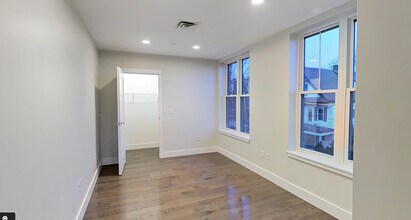 400 McGrath Hwy, Unit 201 in Somerville, MA - Building Photo - Building Photo
