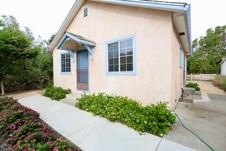 32192 Russell Blvd in Winters, CA - Building Photo - Building Photo