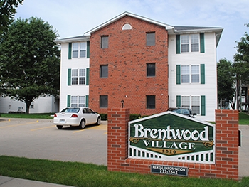 Brentwood Village in St. Joseph, MO - Building Photo