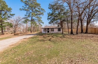 13 Merlin Spur in Huntsville, TX - Building Photo - Building Photo