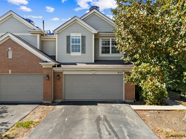 600 Creekside Cir in Gurnee, IL - Building Photo - Building Photo