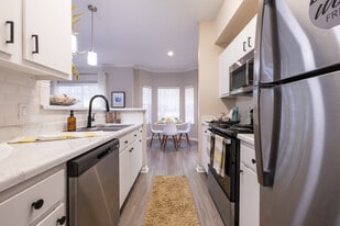 White Oak Apartments in Conroe, TX - Building Photo