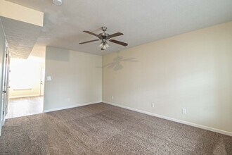 916 Charlotte St in Clarksville, TN - Building Photo - Building Photo