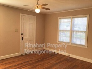 1329 Eisenhower Rd in Rock Hill, SC - Foto de edificio - Building Photo