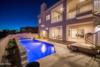 908 E Waltann Ln in Phoenix, AZ - Foto de edificio - Building Photo