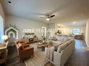 106 Coral Bells Rd in Toney, AL - Building Photo - Building Photo