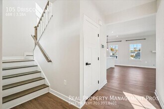 105 Driscoll Ln in Stafford, VA - Building Photo - Building Photo