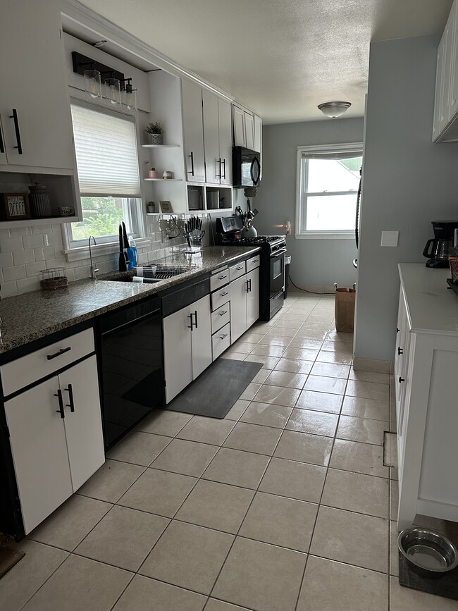 property at 470 Towne Dr NE