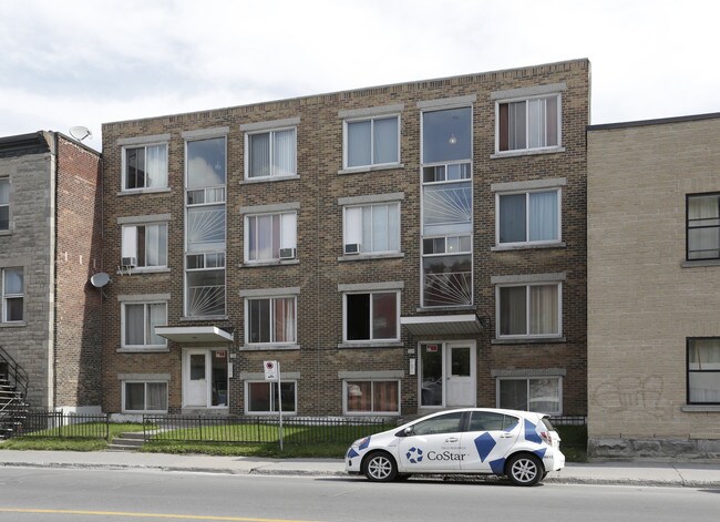 3124-3130 E Ontario E in Montréal, QC - Building Photo - Building Photo