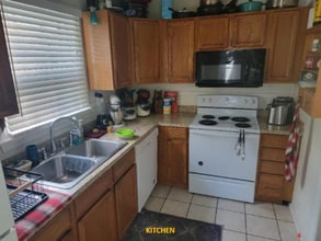 2124 E Pembroke Ave in Hampton, VA - Building Photo - Building Photo
