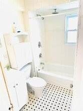 14 Pine Ln in Valley Stream, NY - Building Photo - Building Photo