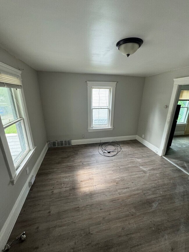 389 E 160th St-Unit -DN in Cleveland, OH - Building Photo - Building Photo