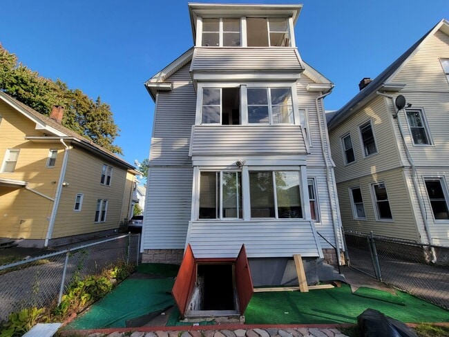 504 Winthrop Ave, Unit 2 in New Haven, CT - Building Photo - Building Photo