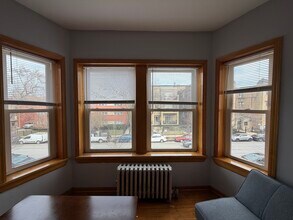 6956 N Ashland Ave, Unit 302 in Chicago, IL - Building Photo - Building Photo