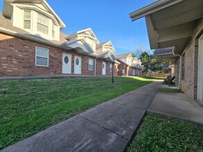 1401 Frosty Dr in Ozark, MO - Building Photo - Building Photo