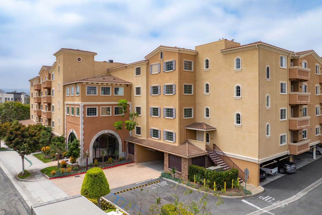 Village Court in Torrance, CA - Building Photo