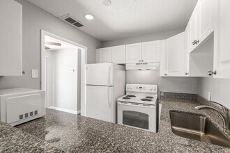 5652 River Rd in New Port Richey, FL - Building Photo - Building Photo