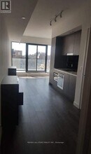 215 Queen St W in Toronto, ON - Building Photo - Building Photo