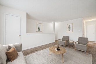 Maplewood Apartments - Tax Credit in Chesapeake, VA - Foto de edificio - Building Photo