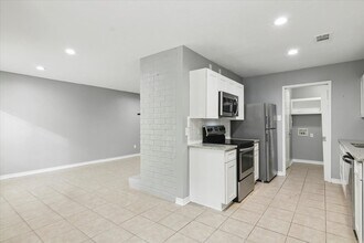 8540 Glen Meadow Ln in Beaumont, TX - Building Photo - Building Photo