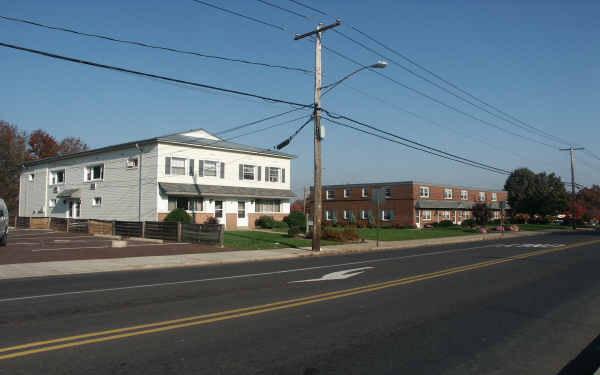 20 E Church Rd in Telford, PA - Foto de edificio