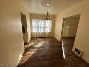 160 Roslyn Dr in Youngstown, OH - Building Photo - Building Photo
