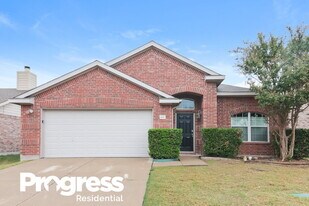 1021 Comfort Dr in Forney, TX - Building Photo