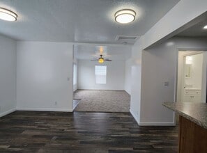 5761 S Hillside Dr in Murray, UT - Building Photo - Building Photo