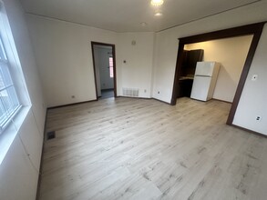 1747 E 2nd St, Unit 1 in Scotch Plains, NJ - Building Photo - Building Photo