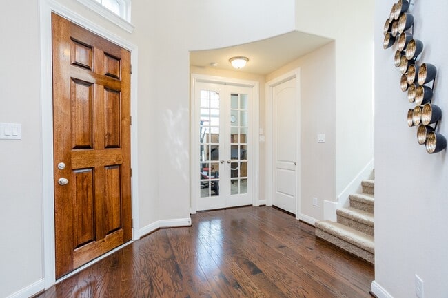 property at 4622 Regal Shadow Ln