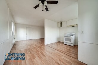 6927 Whitsett Ave in Van Nuys, CA - Building Photo - Building Photo
