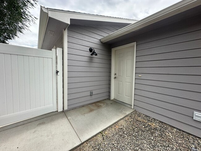 property at 1346 Texas Ave